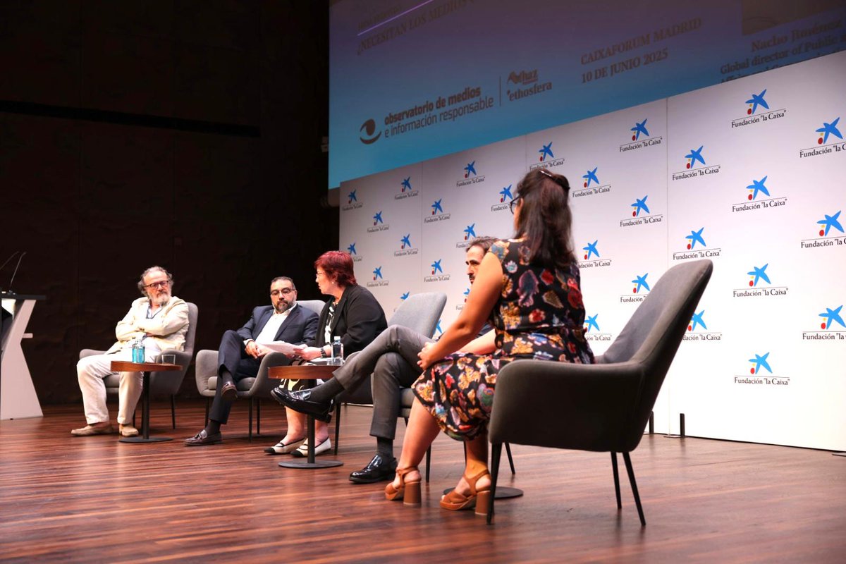 CLABE • Asociación de Medios de Comunicación (@clabe_editores) on Twitter photo 🤔¿Necesitan los medios un sello de credibilidad?
Esa es la pregunta a la que hoy <a href="/prensa14/">Juan M. Zafra</a> responde en la mesa redonda de la 2a jornada sobre #GobernanzaMedios organizada por <a href="/Observa_Medios/">Observatorio de Medios e Información Responsable</a> junto a Miguel Noceda, <a href="/fape_fape/">FAPE</a>; <a href="/Marcomplan1/">Nacho Jiménez Soler</a> <a href="/cellnextelecom/">cellnex</a> y <a href="/cjimenezcruz/">Clara Jiménez Cruz</a> <a href="/maldita/">Maldita.es</a> 🤔¿Necesitan los medios un sello de credibilidad?
Esa es la pregunta a la que hoy <a href="/prensa14/">Juan M. Zafra</a> responde en la mesa redonda de la 2a jornada sobre #GobernanzaMedios organizada por <a href="/Observa_Medios/">Observatorio de Medios e Información Responsable</a> junto a Miguel Noceda, <a href="/fape_fape/">FAPE</a>; <a href="/Marcomplan1/">Nacho Jiménez Soler</a> <a href="/cellnextelecom/">cellnex</a> y <a href="/cjimenezcruz/">Clara Jiménez Cruz</a> <a href="/maldita/">Maldita.es</a>