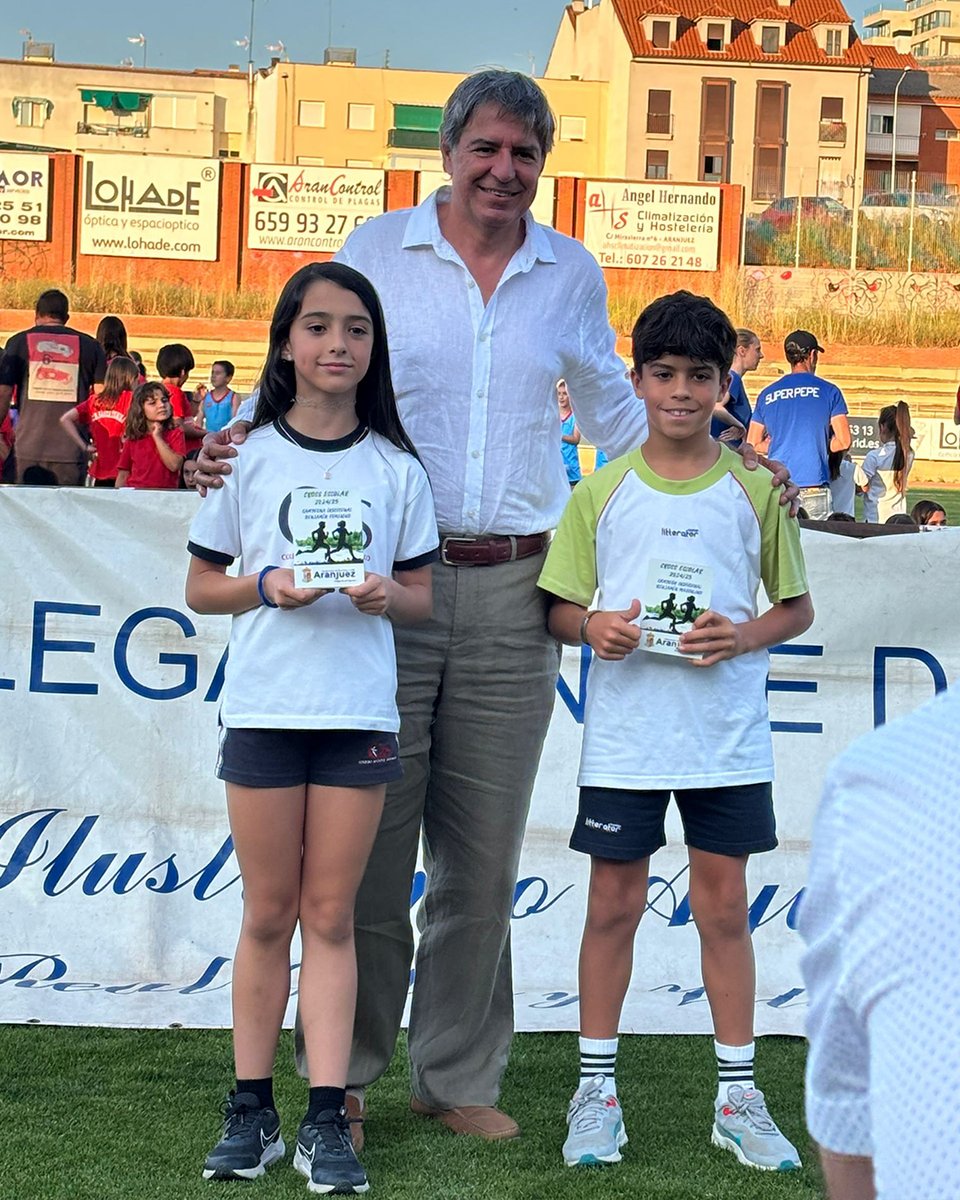 El pasado viernes, se celebró la entrega de premios de las distintas disciplinas deportivas de los #JuegosEscolares de #Aranjuez
🎉¡Enhorabuena a todos los participantes y a nuestros campeones!
¡Litterator con el deporte escolar! 💪🏼
#ColegioLitterator en Aranjuez &gt; #SueñaCreativo