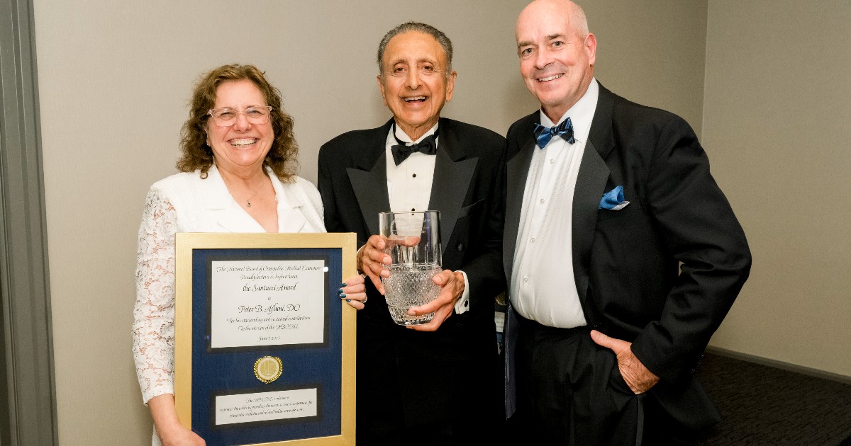 🎉 Congratulations to Peter B. Ajluni, DO, recipient of the NBOME’s highest honor—the Santucci Award! Recognized for his outstanding leadership and lasting impact on osteopathic assessment.
🔗 nbome.org/news/the-nbome…