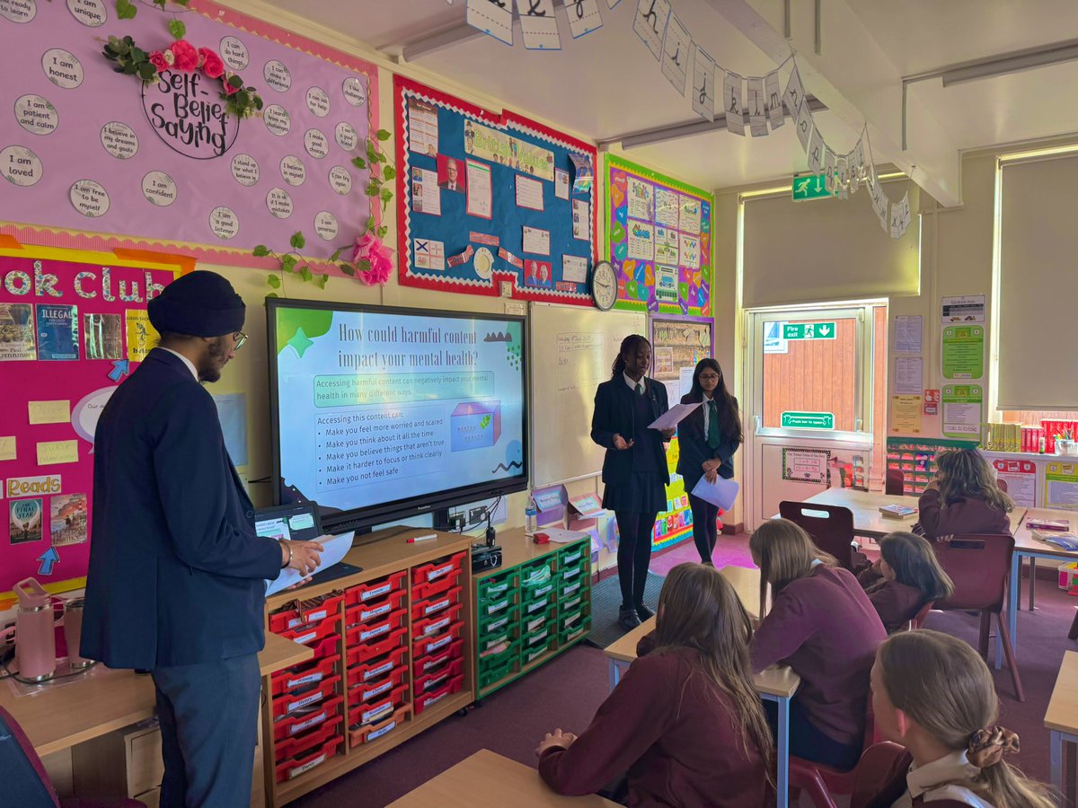 QMGS_CYM's tweet image. CYM Mental Health Team were back at another primary school today to present session 2 of DIGITAL DETOX Workshop. This team was lead by Kenya, Ria & Agamjot. They presented an interactive & informative session to Yr 6’s at @CastlefortJMI.
Thank you for inviting us to your school!