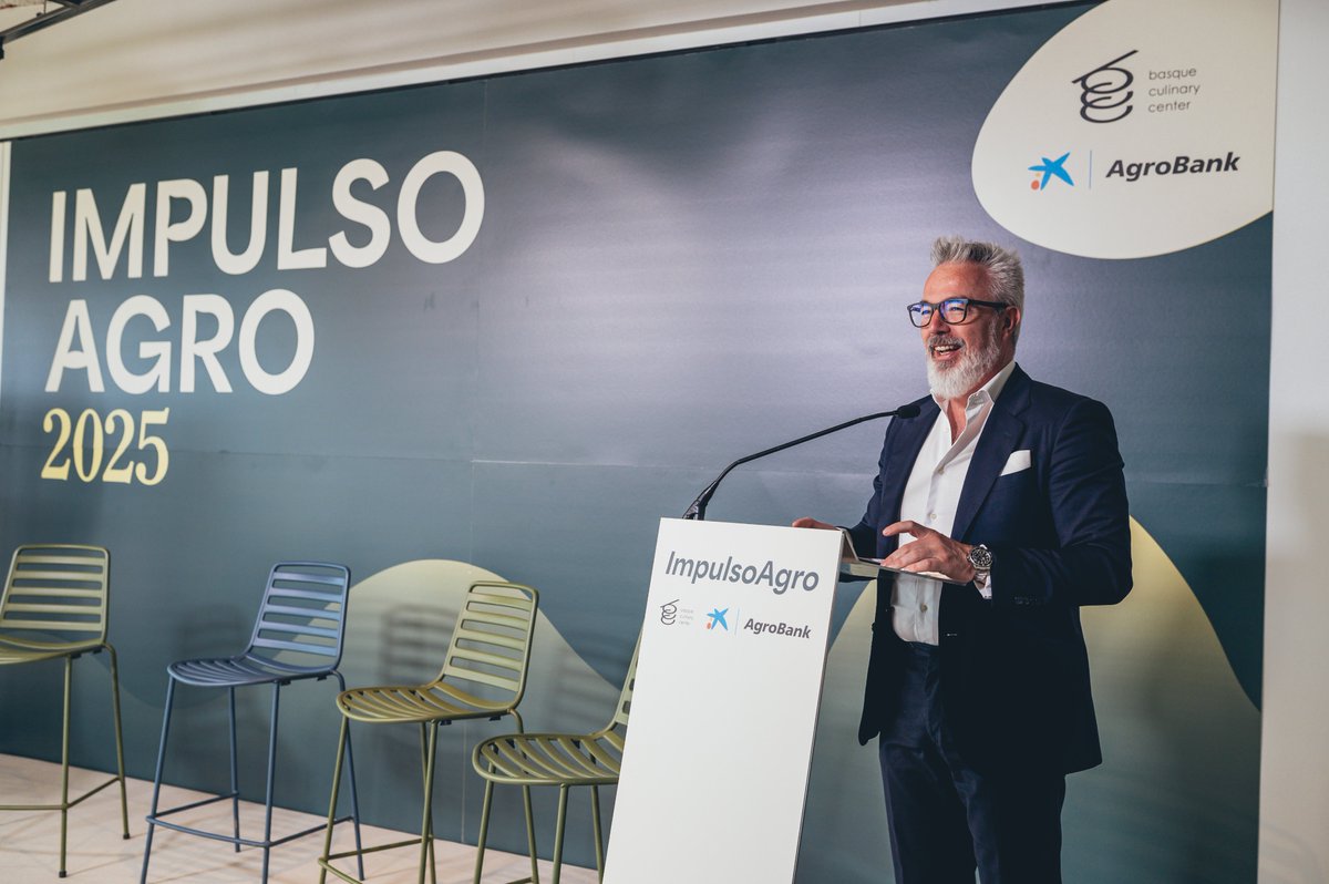 AgroBank (@agrobank_cabk) on Twitter photo Hoy en #ImpulsoAgro, <a href="/AgroBank_CABK/">AgroBank</a> y <a href="/bculinary/">BasqueCulinaryCenter</a> han vivido un día lleno de innovación, sostenibilidad y talento agro. Mesas redondas, ponencias y un taller creativo que impulsan el futuro del sector.
agrobankhub.es/actualidad/not…
<a href="/CarlosSearaDieg/">Carlos Seara Diéguez</a> <a href="/marcosgarceslz/">Marcos Garcés</a> <a href="/Lamarnu/">Laura Martínez Núñez</a> <a href="/innogando/">Innogando</a> Hoy en #ImpulsoAgro, <a href="/AgroBank_CABK/">AgroBank</a> y <a href="/bculinary/">BasqueCulinaryCenter</a> han vivido un día lleno de innovación, sostenibilidad y talento agro. Mesas redondas, ponencias y un taller creativo que impulsan el futuro del sector.
agrobankhub.es/actualidad/not…
<a href="/CarlosSearaDieg/">Carlos Seara Diéguez</a> <a href="/marcosgarceslz/">Marcos Garcés</a> <a href="/Lamarnu/">Laura Martínez Núñez</a> <a href="/innogando/">Innogando</a>