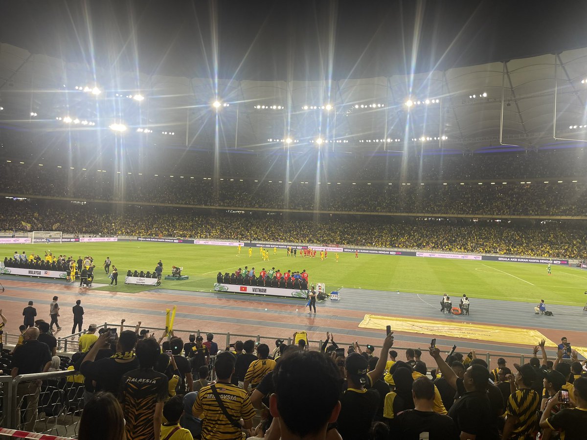 MALAYSIA 3 - 0 Vietnam 

Simple…. Dendam terbalas