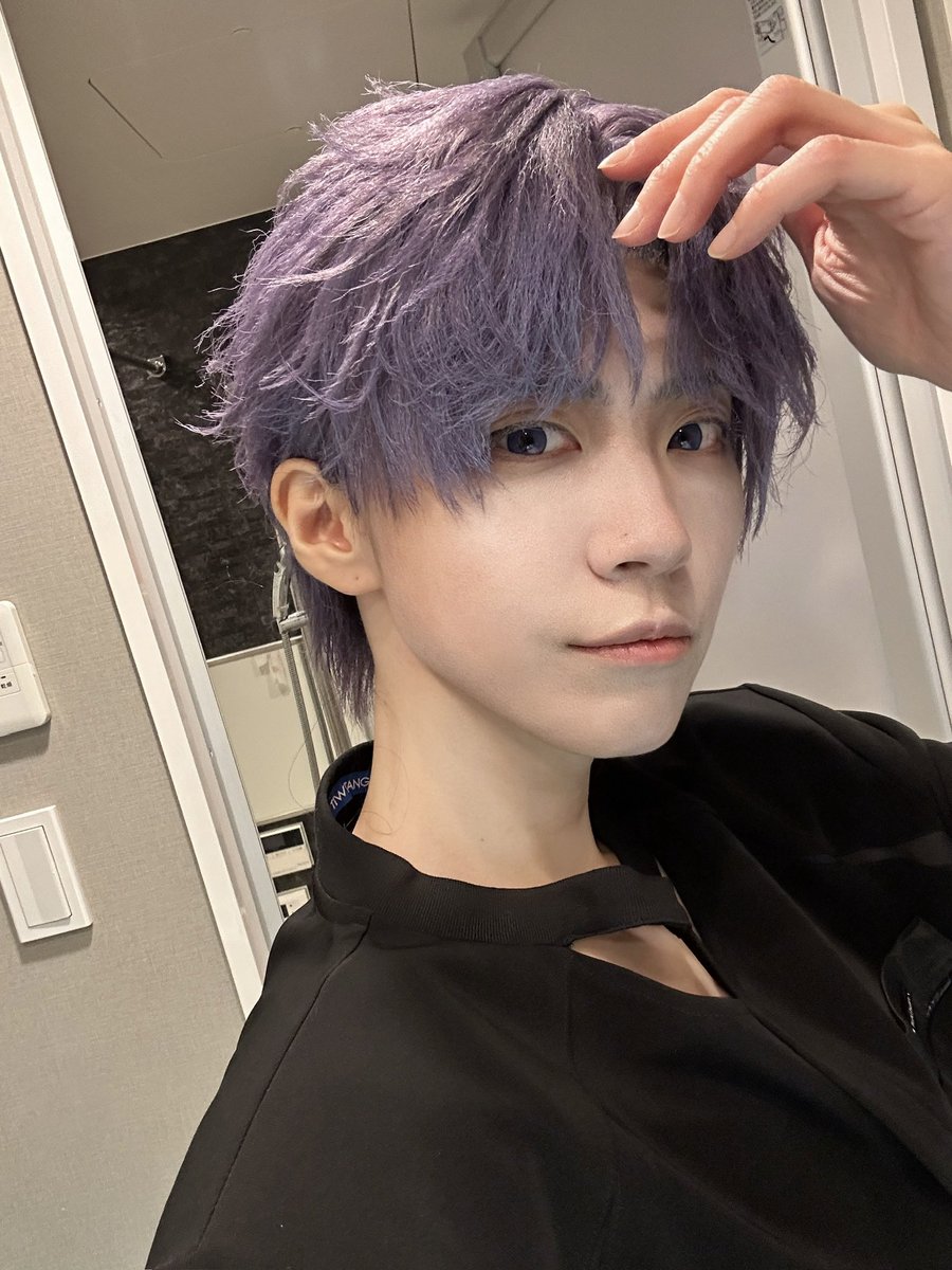 - L O S T - tweet media