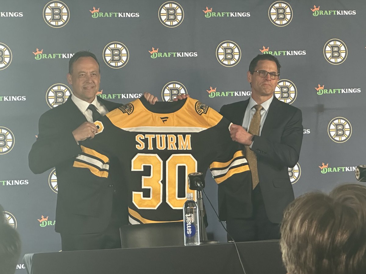 globejimmcbride's tweet photo. It’s official. #Bruins https://t.co/IKEqamY3XR