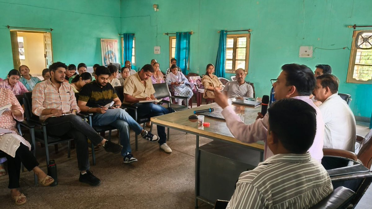 TB Mukt Bharat | Kangra Himachal (India) (@dtohpkgr) on Twitter photo ⏭️Monthly meeting 🏥
BMO Nurpur, Medical Officers of various PHIs 👩⚕️👨⚕️& all health staff raised the powerful slogan 📢
“ जन-जन का रखें ध्यान, टीवी मुक्त भारत अभियान” 🇮🇳🫁
🔥 The josh was truly high 💪everyone showed strong commitment towards
🙌 #TBMuktBharat
<a href="/TbDivision/">Central TB Division | #TBMuktBharat</a> ⏭️Monthly meeting 🏥
BMO Nurpur, Medical Officers of various PHIs 👩⚕️👨⚕️& all health staff raised the powerful slogan 📢
“ जन-जन का रखें ध्यान, टीवी मुक्त भारत अभियान” 🇮🇳🫁
🔥 The josh was truly high 💪everyone showed strong commitment towards
🙌 #TBMuktBharat
<a href="/TbDivision/">Central TB Division | #TBMuktBharat</a>
