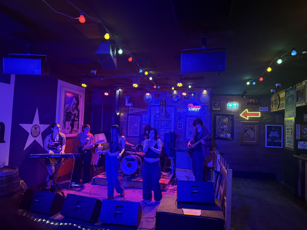 IdeologistIam's tweet photo. MASSIVE PRAISE AND THANKS to the amazing Honky Tonk Blues for allowing us to play, Josh Sweetman for guiding into the direction of signing up for this Gig at Open Mic Monday Sessions, and Oliver Jones brilliant on Sound, and everyone who supported and showed up to our Gig🙏🎤🎸🥁 https://t.co/HfCdYYPsB6
