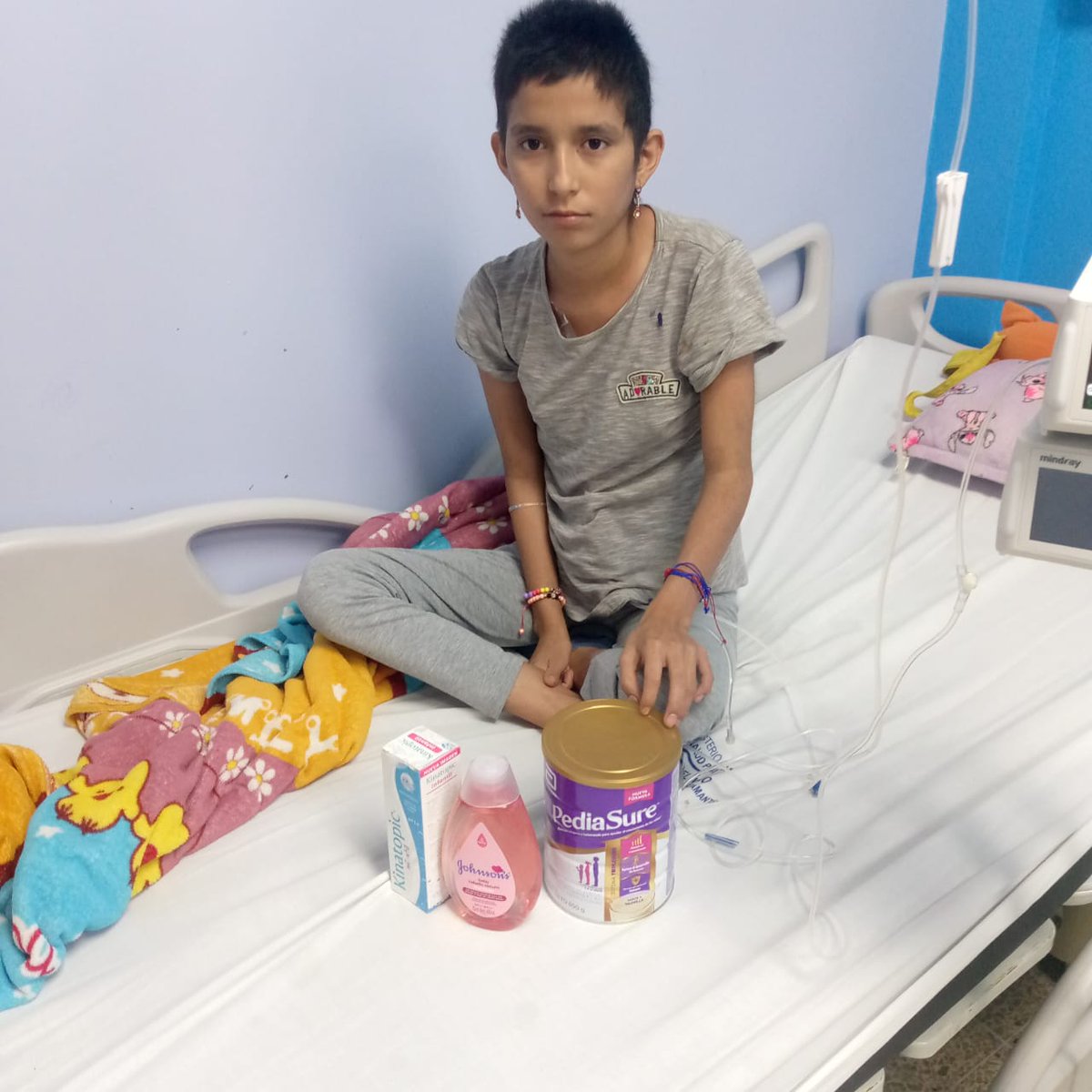 karenisabelM's tweet photo. No hay ampolla vinctistinas, sin ese medicamento, Valeska no puede continuar con su quimioterapia.

Necesitamos 2 c/u vale $16.
Info: 0986765985
RT🙏
@LFC014 @Brescianilucho @MenesesJuan @LawLoreG @panchoteran @la_abogada_ @PatronaQuinn_ @GonzaloAlbanM @carloslimongih https://t.co/rCtEGqaKS3