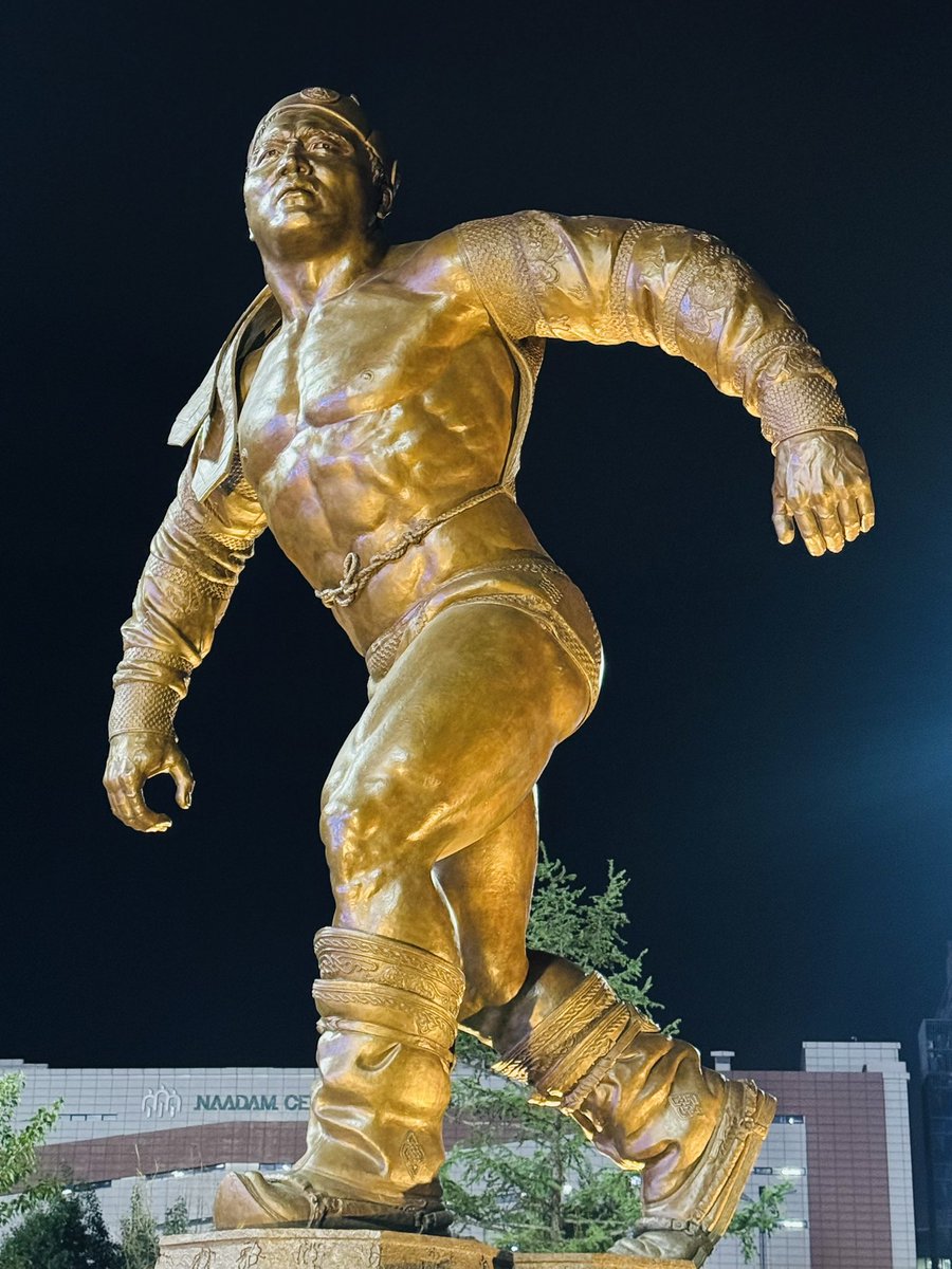 Домогт аварга даа. Гэрэл зураг сонирхоно оо 🇲🇳🇲🇳