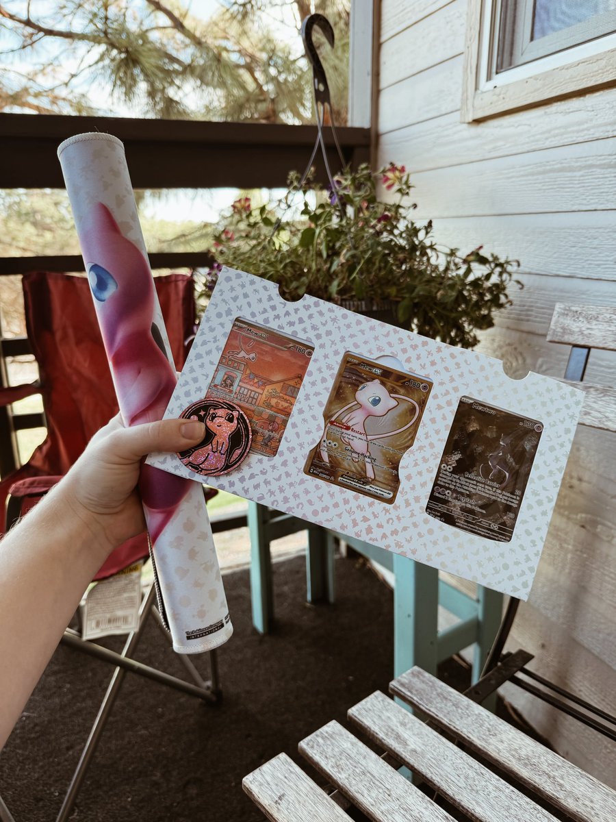 🩷✨2K FOLLOWER GIVEAWAY✨🩷

i have managed to convince 2 THOUSAND people that i’m interesting and worth a follow! 🤩🤯 as a thank you for the love and welcoming community, I will be giving away a 151 Promo Package!! including:

🩷 full promo stack from the 151 Ultra Premium