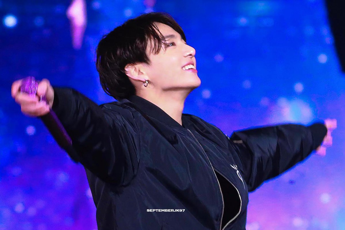SeptemberJK97's tweet photo. D-DAY
정국 강아지 수고했어 🫳🫳안아..૮₍ ɞ̴̶̷ ·̫ ɞ̴̶̷ ₎ა

#정국 #JUNGKOOK #BTS @BTS_twt https://t.co/jWDXD4wJHG