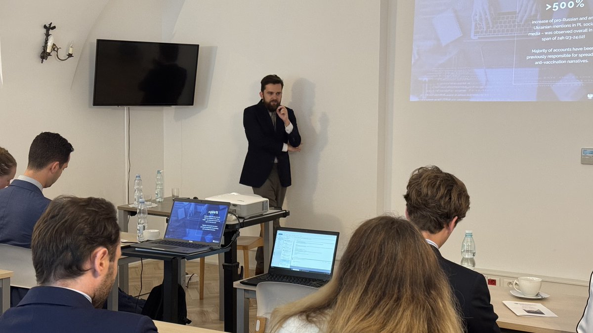 Akademia Dyplomatyczna MSZ 🇵🇱 tweet media