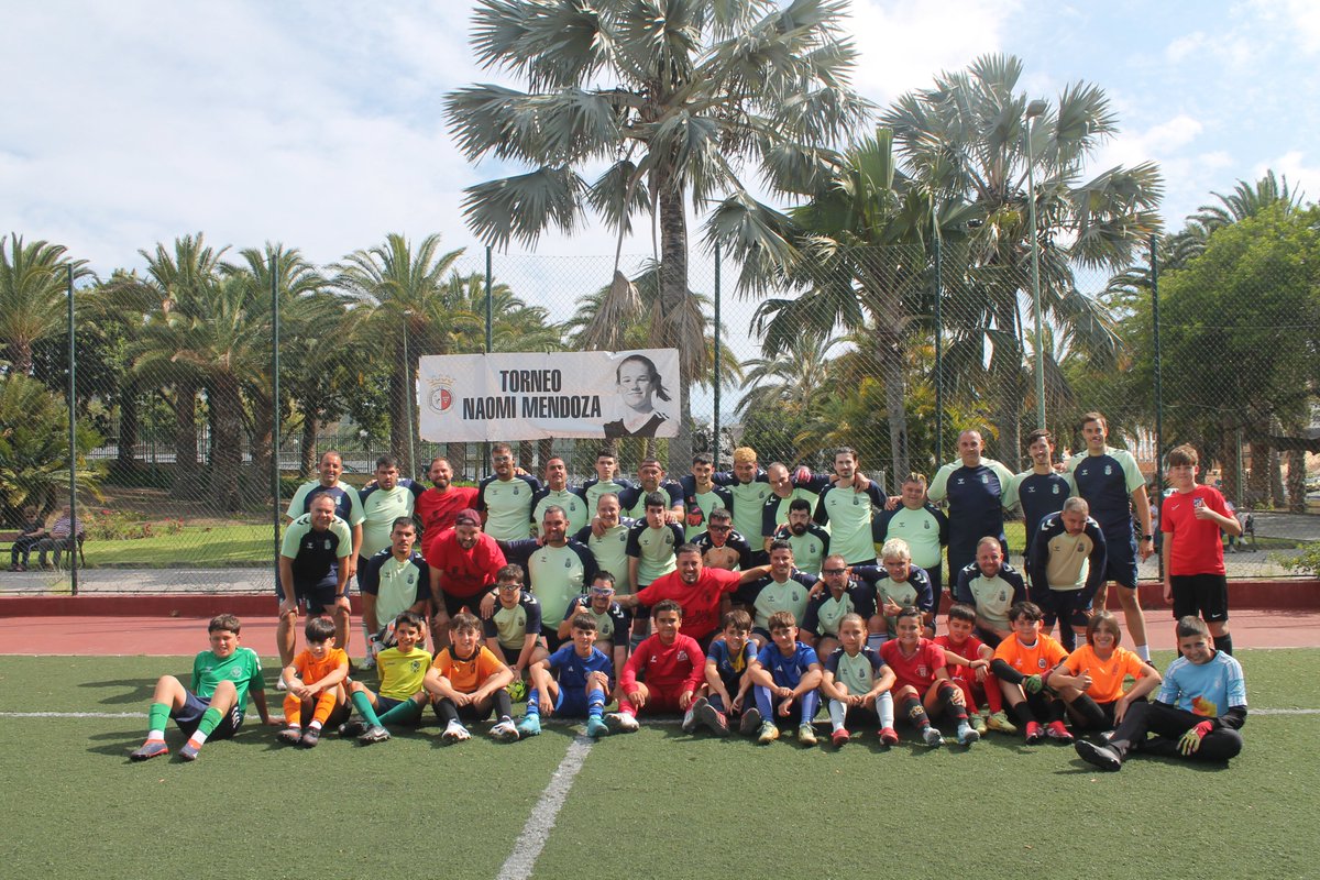 Federación de Fútbol de Las Palmas (@fflaspalmas) on Twitter photo 📸 | El vicepresidente <a href="/ReinaldoMontes8/">Reinaldo Montesdeoca</a> presente en el partido inaugural del II Torneo Naomi Mendoza organizado por el <a href="/cdguiniguada/">GuiniguadaApolinario</a>
#FútbolCanario | #FútbolBase 📸 | El vicepresidente <a href="/ReinaldoMontes8/">Reinaldo Montesdeoca</a> presente en el partido inaugural del II Torneo Naomi Mendoza organizado por el <a href="/cdguiniguada/">GuiniguadaApolinario</a>
#FútbolCanario | #FútbolBase