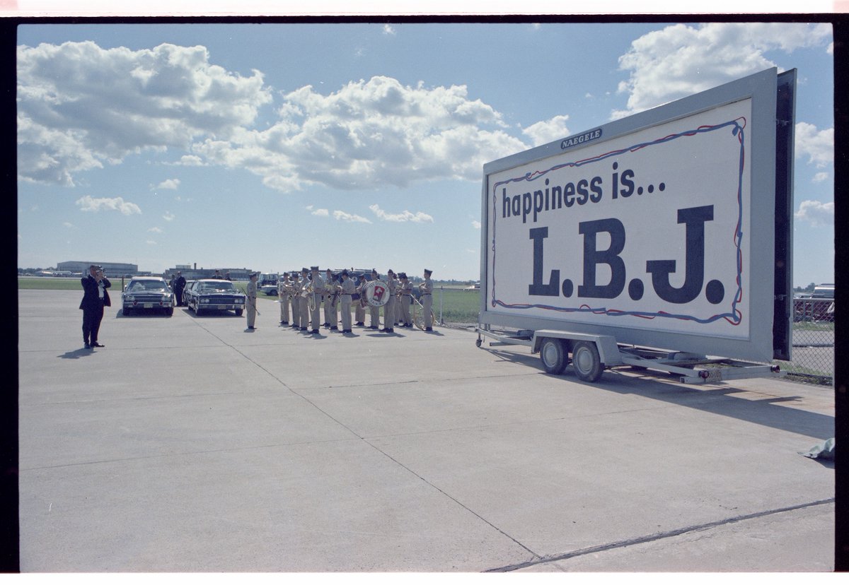 When "Happiness is #LBJ", there's no reason for "#SundayScaries"! 😁

📷 Unknown | 9/5/1966 | Detroit, Michigan