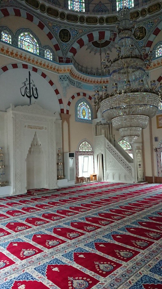 Aşk yok olmak diyor biri...