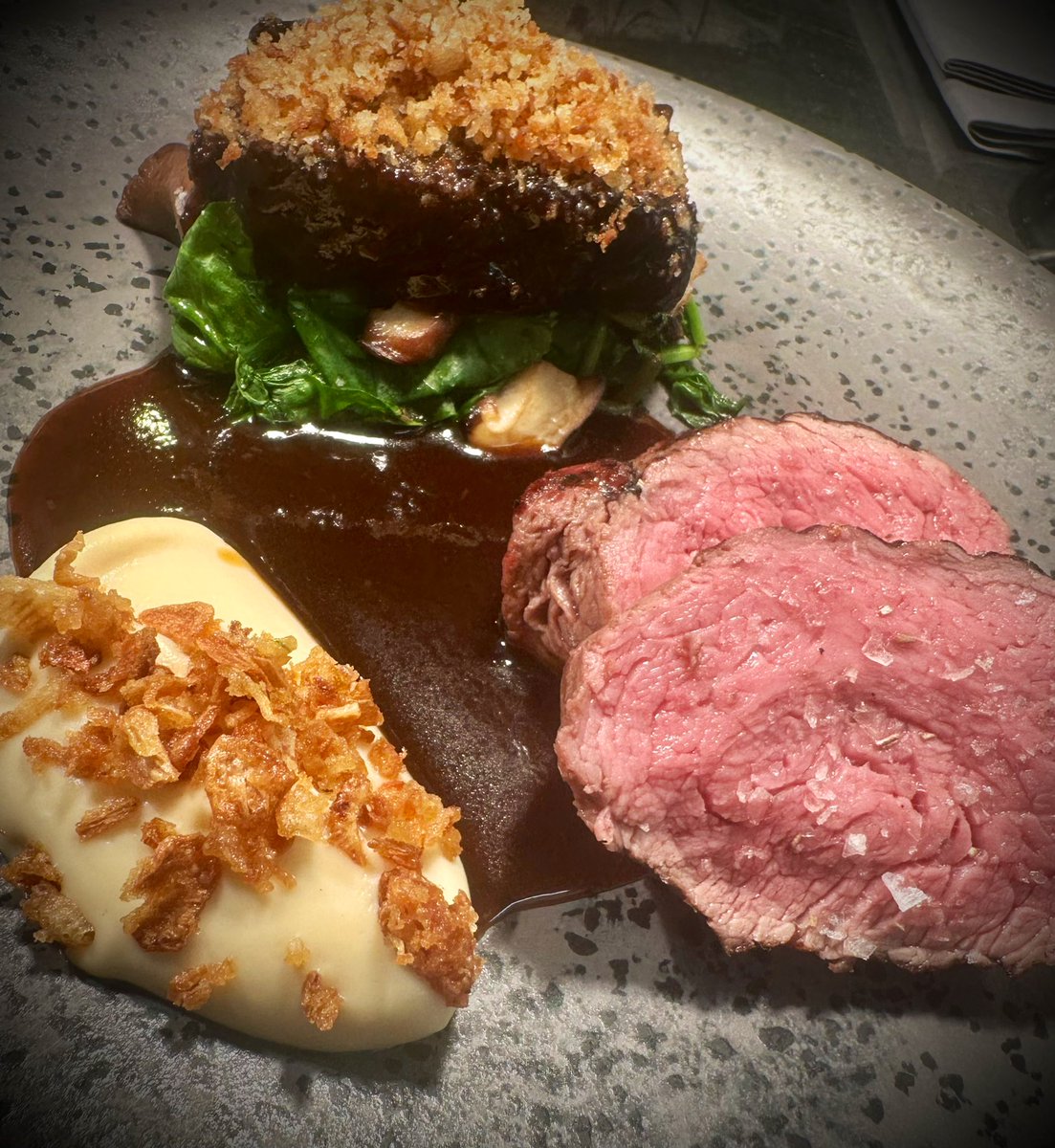 Square Bistro tweet media