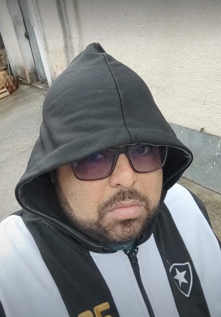 JoaoPapada's tweet photo. Estar frio já cidade de vocês? Aqui está frio abessa … #BotafogoSempre https://t.co/Q2by4GAPog