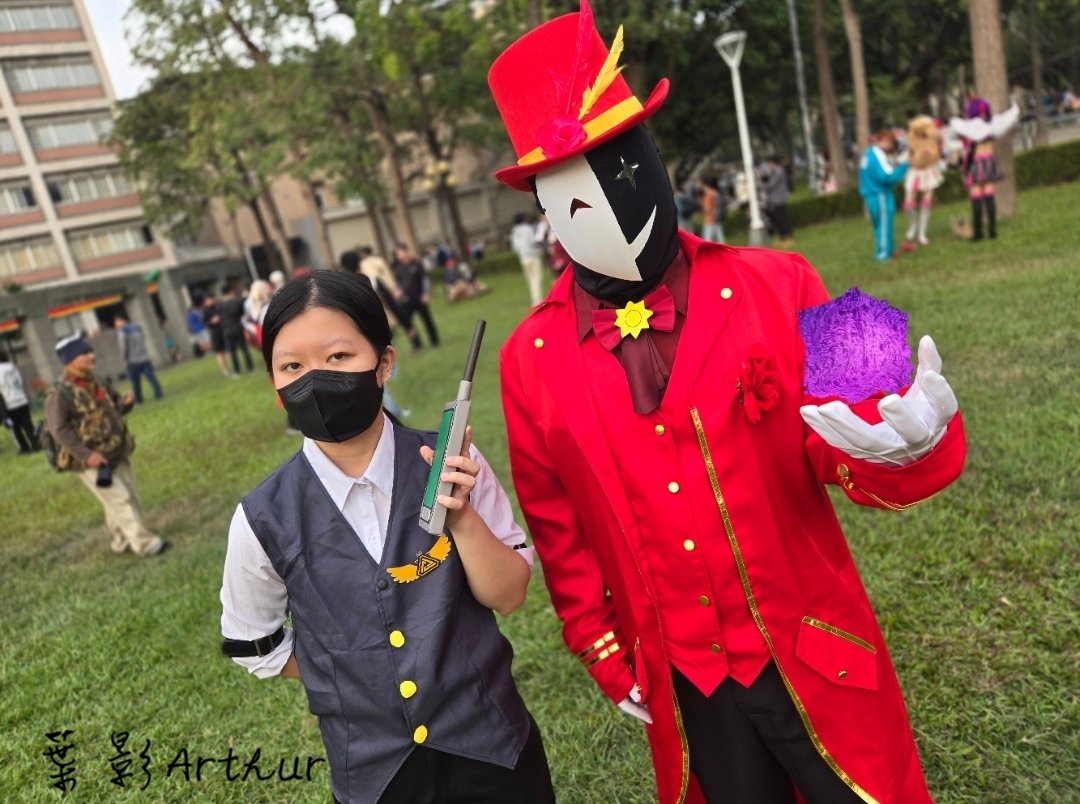 ArthurYaYa_Cos's tweet photo. #towerdefensesimulator 
Bruh forgot to drop my old TDS cosplay pics on Twitter lol

Dec 22 :First time cosplaying Narrator &amp; Dispatcher w/my friend

Mar 8: Recreated Operation I.C.E and cosplayed as Frost Spirit &amp; recruited Vigilant Commander and Mako DJ to the Frozen Dimension https://t.co/dNDjFHuWyd