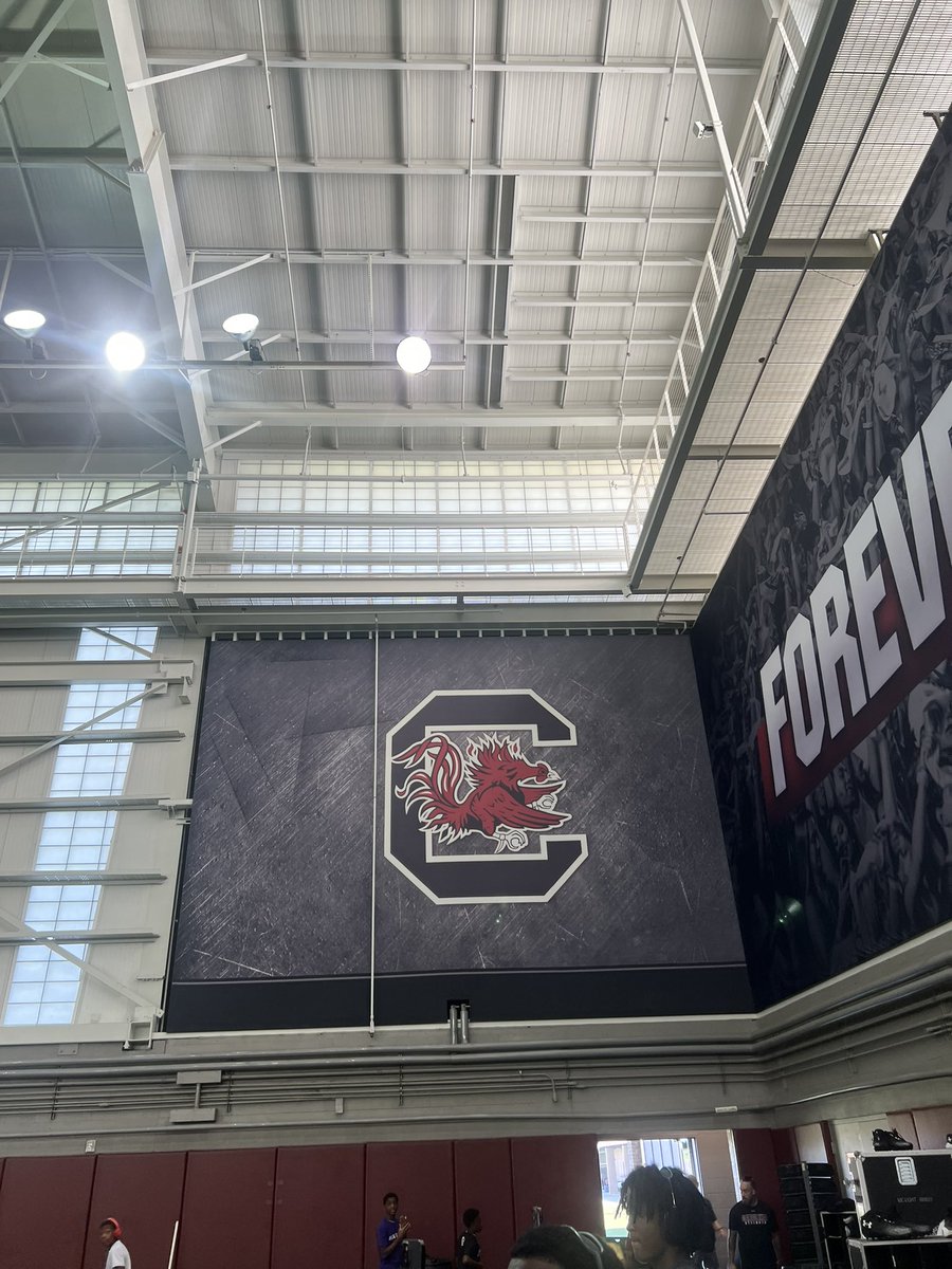 Maj_QB1's tweet image. I had a great camp at The University of South Carolina,thank you for having us and letting us compete! #RCITY💜💛