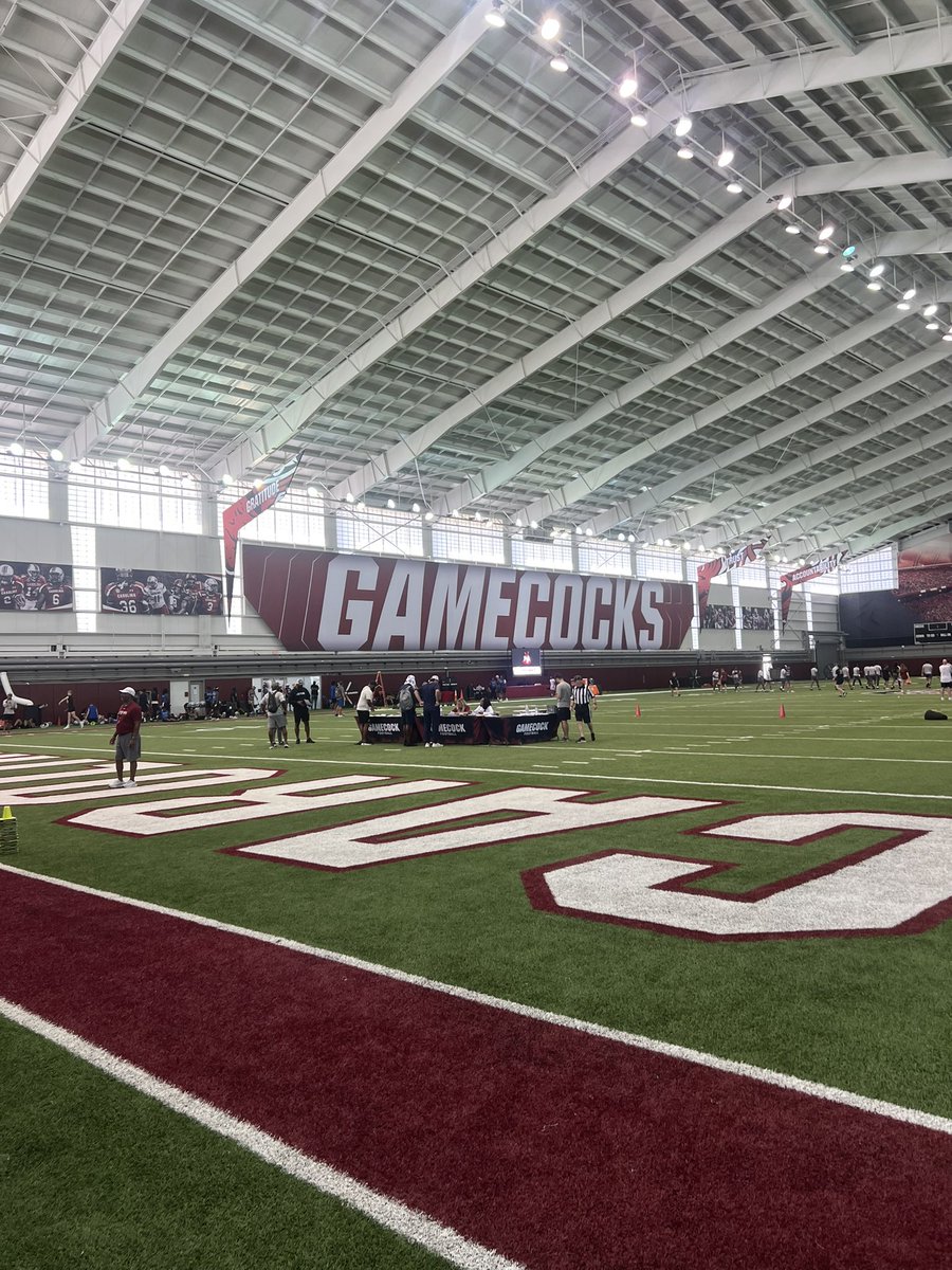 Maj_QB1's tweet image. I had a great camp at The University of South Carolina,thank you for having us and letting us compete! #RCITY💜💛