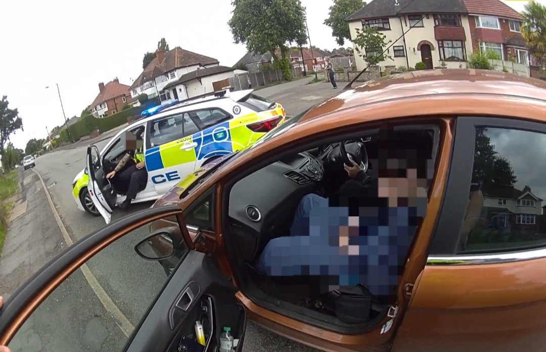 Project Guardian Team WMP (@guardianwmp) on Twitter photo Birmingham Team 2 deployed to <a href="/LongbridgeWMP/">Longbridge Police</a> and <a href="/NorthfieldWMP/">Northfield Police</a> today and we stopped a suspicious vehicle.
We stop and searched the occupants and found a lock knife in the passengers pocket.
1 in custody 👮♂️🚔 Birmingham Team 2 deployed to <a href="/LongbridgeWMP/">Longbridge Police</a> and <a href="/NorthfieldWMP/">Northfield Police</a> today and we stopped a suspicious vehicle.
We stop and searched the occupants and found a lock knife in the passengers pocket.
1 in custody 👮♂️🚔