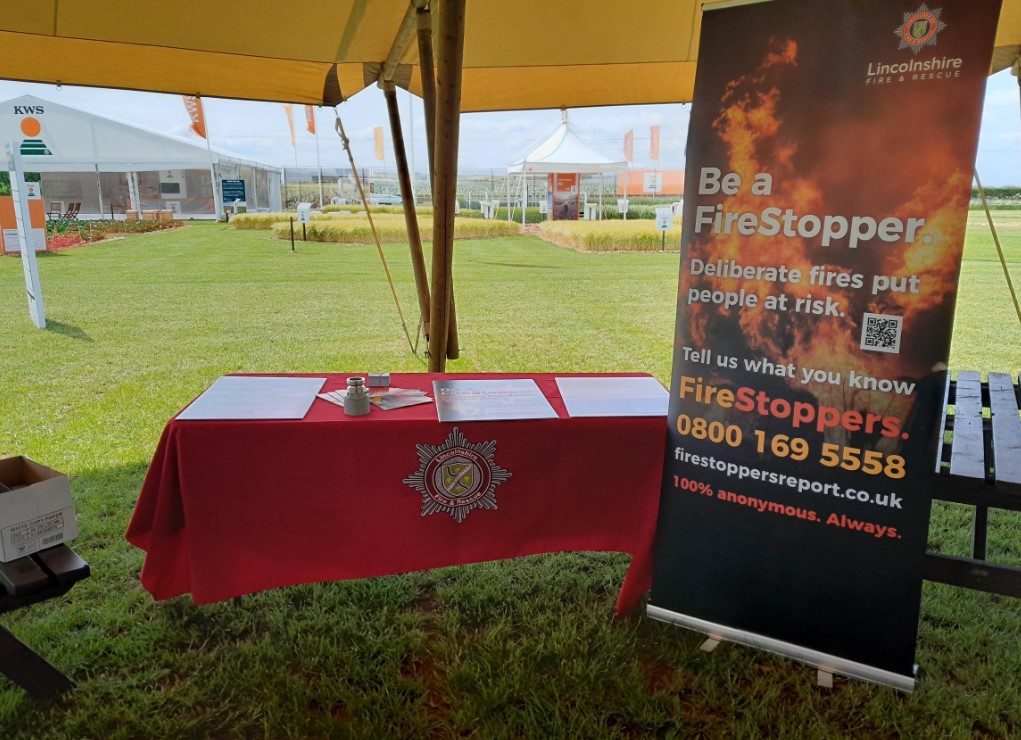 Our arson task force and road safety advocate will be at the Cereals Arable Event tomorrow - Wednesday 11 June and Thursday12 June to discuss #Firestoppers, as well as road and farm safety. 

They will be in one of the media tents, so please pop along for advice and a chat!