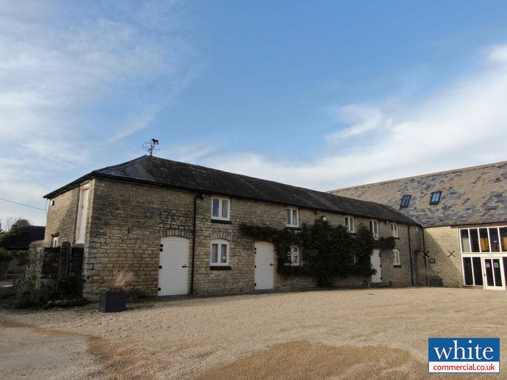 Now Available: The Old Stables - Character offices - 1,969 sq ft. #Mixbury #ToLet #Office #WhiteCommercial whitecommercial.search-prop.com/properties/303…