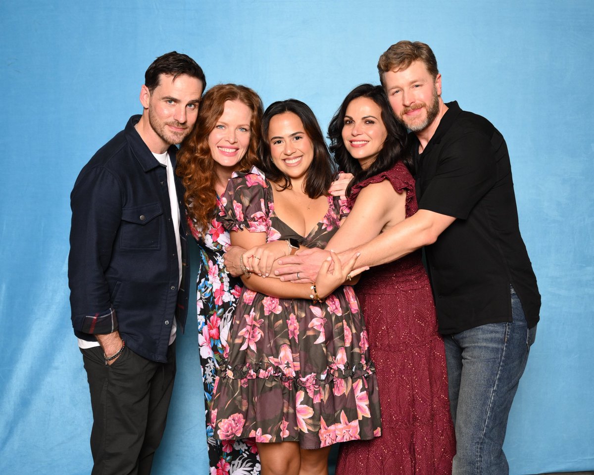 I MEAN….I just loooove them so much 🥹🥹😭😭😭❤️❤️❤️❤️❤️
<a href="/JoshDallas/">joshdallas</a> <a href="/bexmader/">Rebecca Mader</a> <a href="/LanaParrilla/">Lana Parrilla</a> <a href="/colinodonoghue1/">Colin o'donoghue</a>