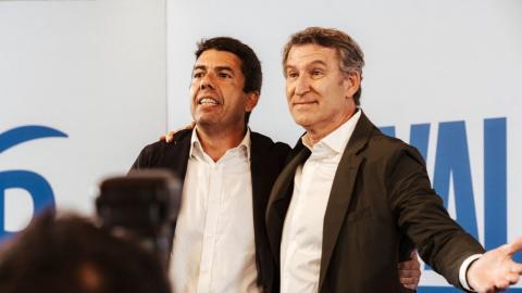 Feijóo se rinde a Mazón por 13.000 avales claves en su lucha con Ayuso elplural.com/politica/espan…