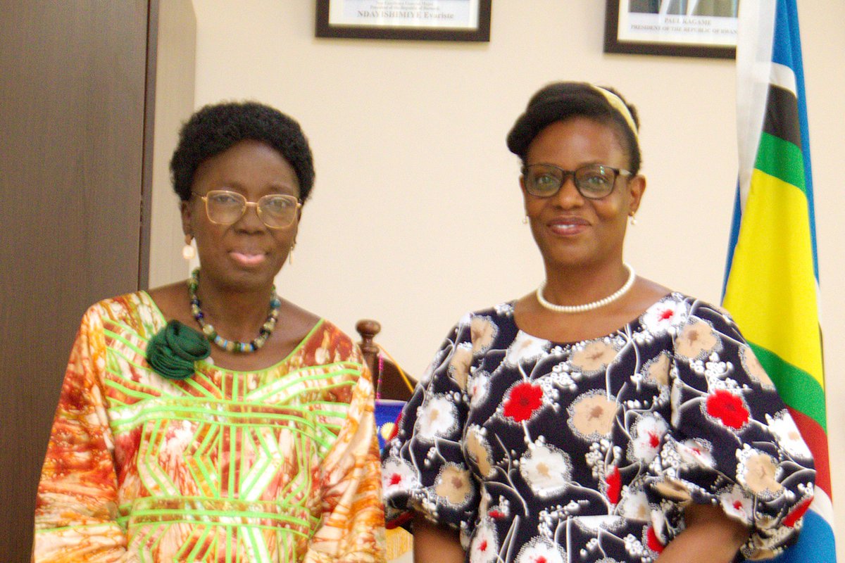 meaca_ug's tweet image. Today, Ms. Annet @SMannette1, @jumuiya Deputy SG for Customs, Trade & Monetary Affairs, met Rt. Hon. @RebeccaKadagaUG in Kampala. Discussions focused on regional trade, customs policy & economic integration. Strengthening Uganda’s role in EAC trade growth!#EAC #TradeIntegration