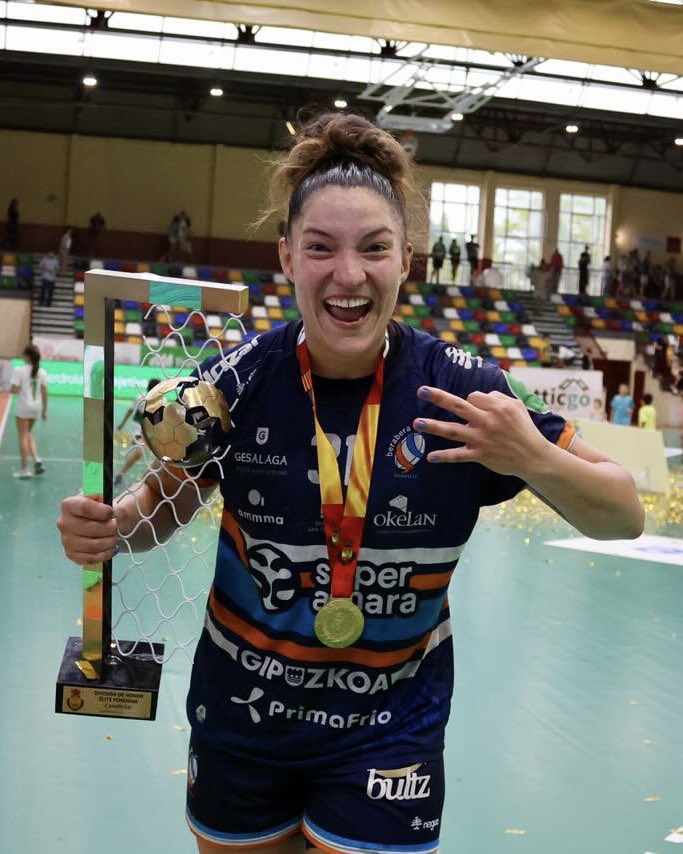 ¡Pedro, Elke y Shula, campeones en Portugal 🇵🇹 y España 🇪🇸!

3️⃣ 🏆 Los 🇦🇷 ganaron las ligas locales junto al <a href="/SCPModalidades/">Sporting CP - Modalidades</a> y <a href="/BalonmaBeraBera/">super amara Bera Bera</a>, completando así el triplete de títulos en la temporada sumando la Copa y Supercopa Portugal y la Copa de la Reina y Supercopa Ibérica.