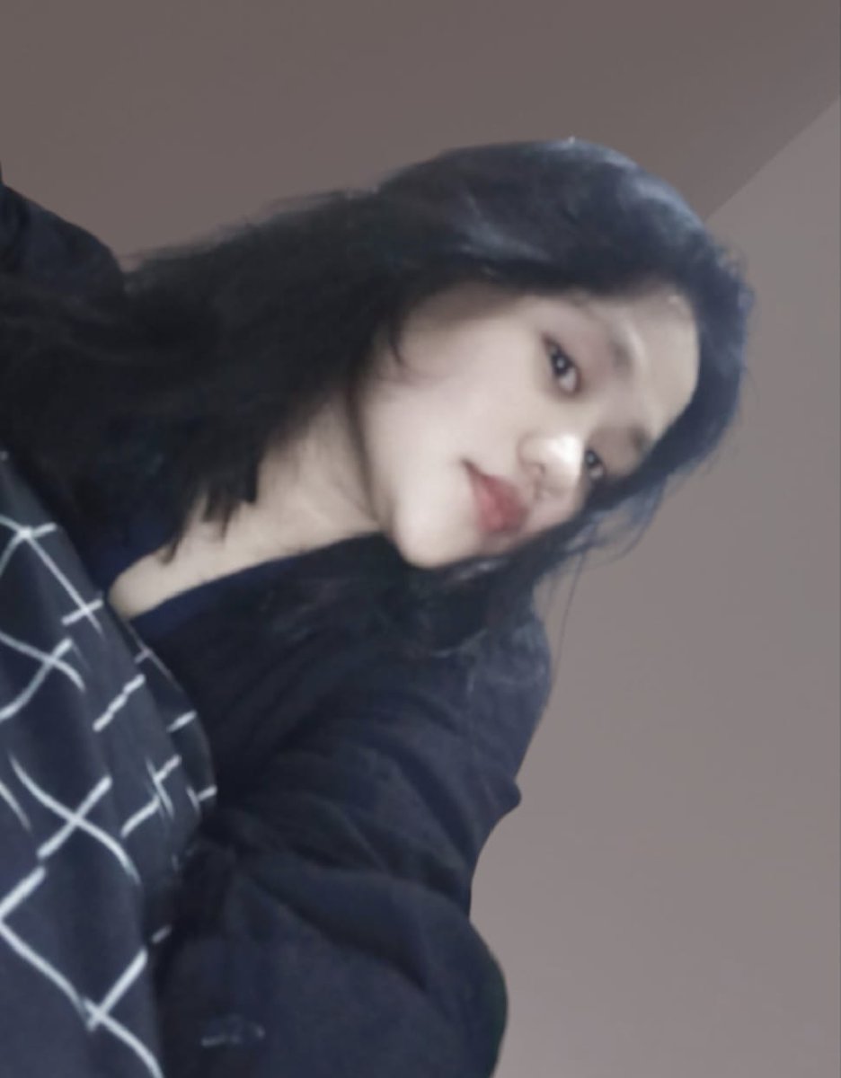 yourqueenalien's tweet image. #raisamarie