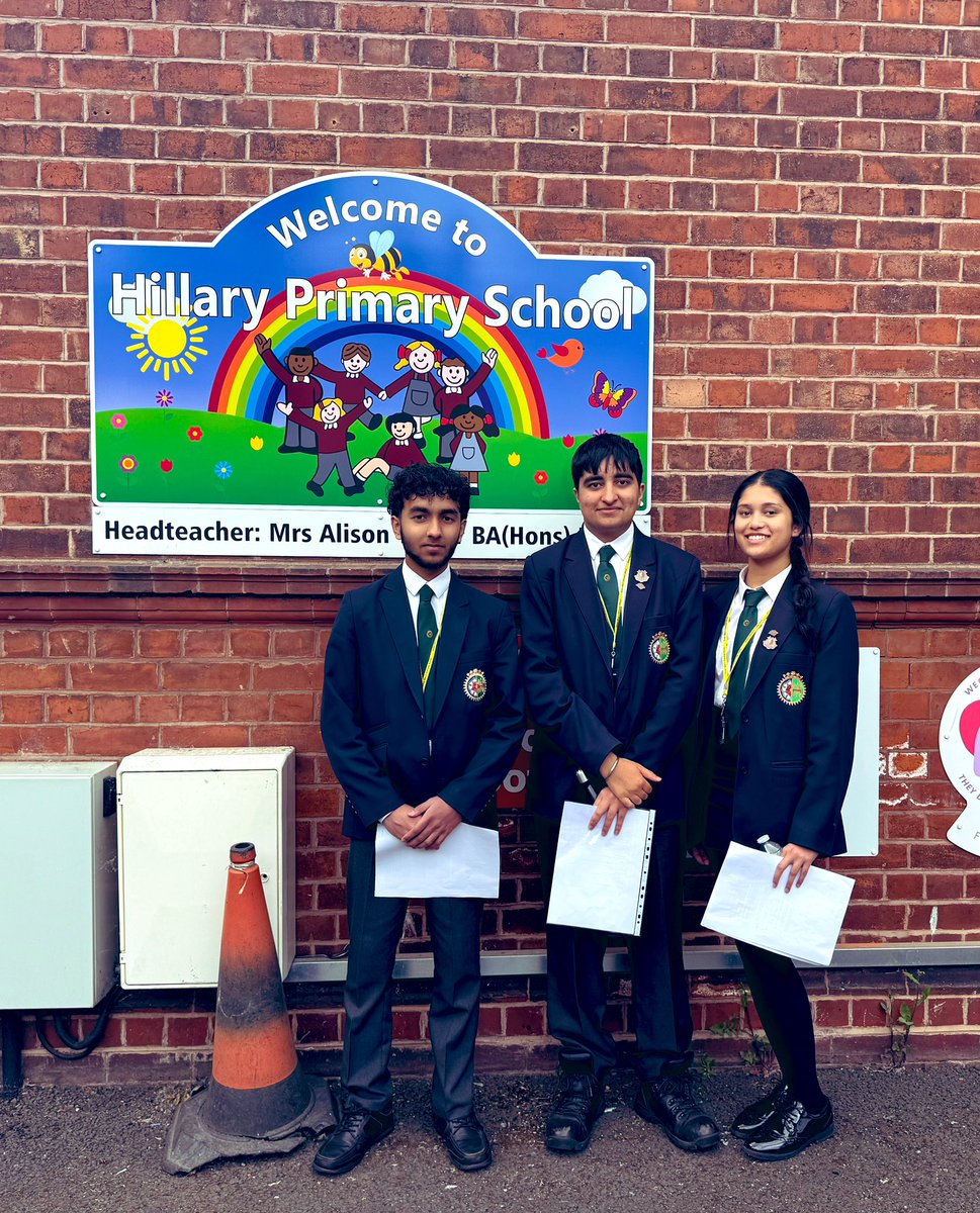 QMGS_CYM's tweet image. CYM Mental Health Team have been incredibly busy since returning back after World of Work Week & their mock exams!The full team presented DIGITAL DETOX Workshop at 2 different primary schools; last week, Arjan,Rachel & Yousaf lead a great session to 90xYr 6’s at @PrimaryHillary