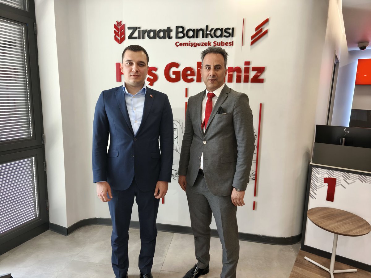 Çemişgezek Kaymakamlığı (@cemisgezekg) on Twitter photo 1️⃣ Cumhurbaşkanlığı kararnamesiyle,Hakkari Vali Yardımcısı olarak atanan Kaymakamımız <a href="/cuneytzor/">Cüneyt Zor</a>, veda ziyaretleri kapsamında,Hastane, Esnaf Odası, Ziraat Odası,Ziraat Bankası,Müftülük,Gençlik Spor ve Tarım Müdürlüğünü ziyaret ederek,kurumların amir ve personelleriyle vedalaştı. 1️⃣ Cumhurbaşkanlığı kararnamesiyle,Hakkari Vali Yardımcısı olarak atanan Kaymakamımız <a href="/cuneytzor/">Cüneyt Zor</a>, veda ziyaretleri kapsamında,Hastane, Esnaf Odası, Ziraat Odası,Ziraat Bankası,Müftülük,Gençlik Spor ve Tarım Müdürlüğünü ziyaret ederek,kurumların amir ve personelleriyle vedalaştı.