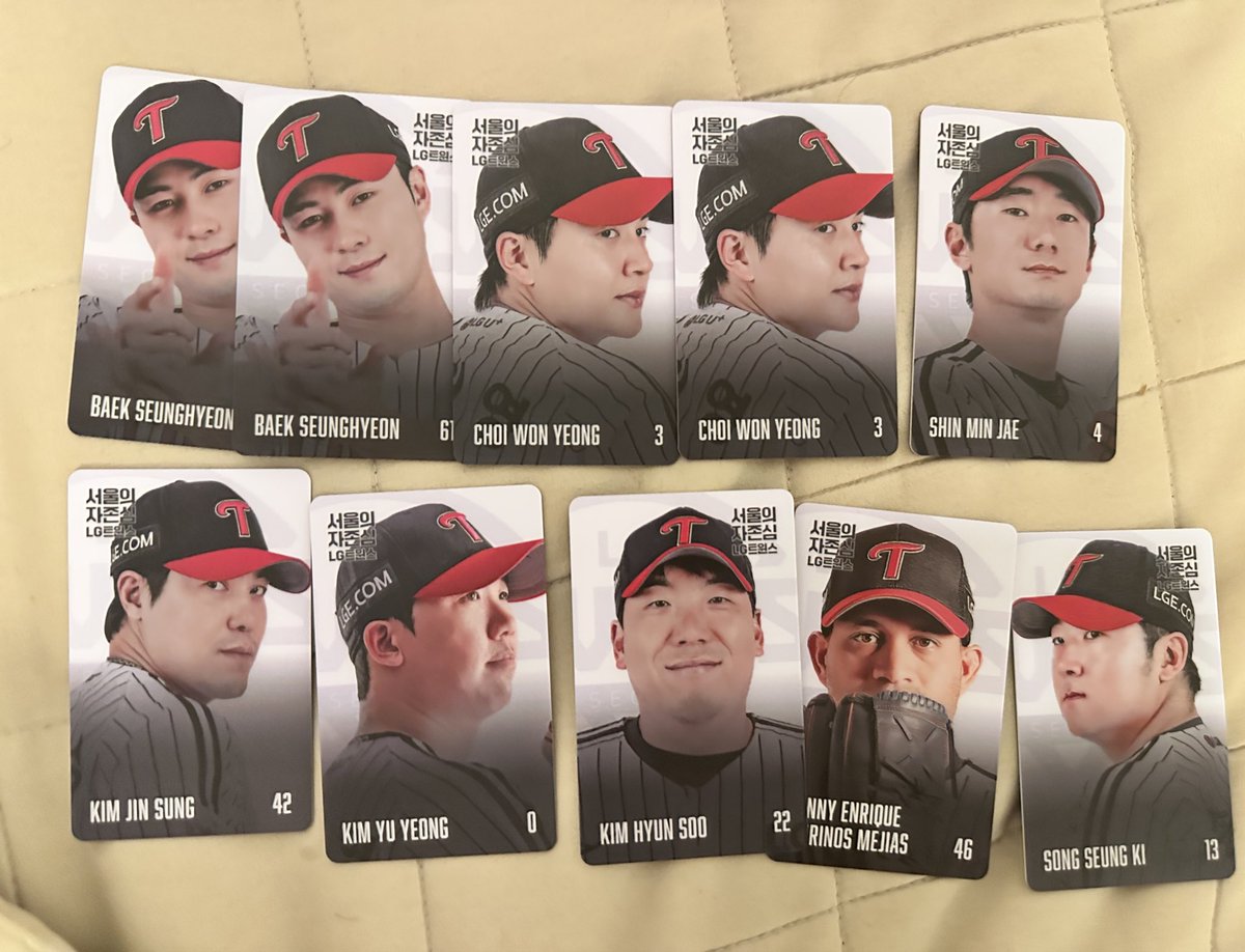 엘지 LG 트윈스 6월 포토카드 교환 or 양도 구합니다
저: 사진 참고
😇: 🐺김영우🐺
0.3 원가양도도 받아요🥺 멘션 주세요!!!