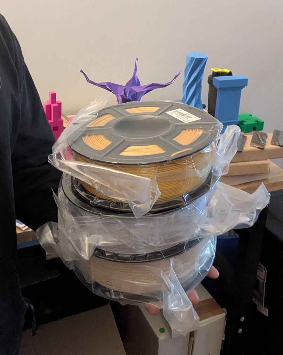 outofyerhed's tweet photo. New PLA day! I definitely like the Copper silk better than this "gold" silk, but it's going to get post-processed anyway. Got new jewelry designs I want to prototype and some miniatures I need to get out of my hed, back to the shop...
#maker #3dprinting https://t.co/m4V09MUfzi