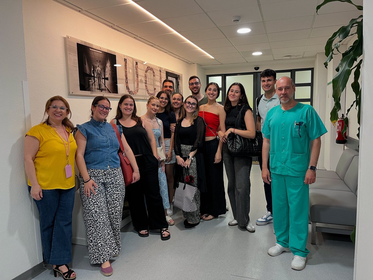 👨🏻‍🎓Damos la bienvenida a los alumnos de 3° y 4° del grado de Enfermería, que desde hoy participan en 3 talleres formativos extracurriculares con la colaboración entre la UCI del Hospital Universitario Reina Sofía, la Universidad de Córdoba y el Colegio de Enfermería de Córdoba.