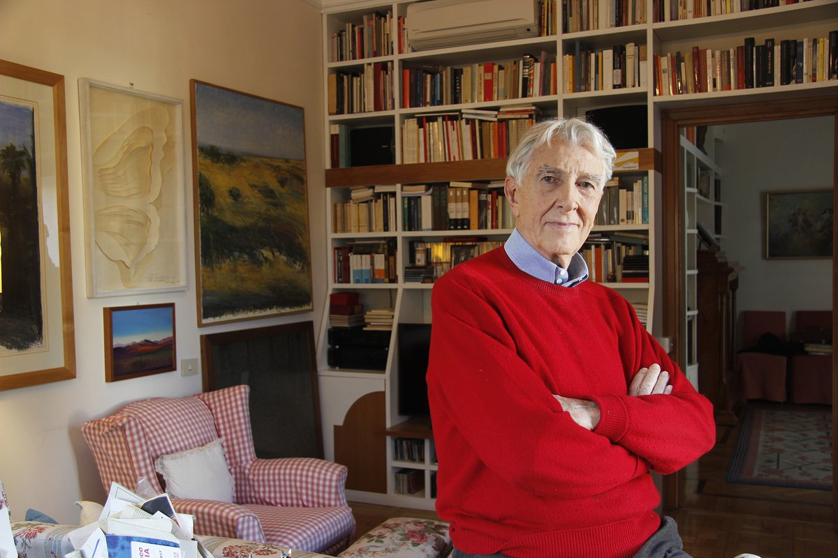 Ogni anno, accanto alla quartina finalista, viene assegnato anche il “Riconoscimento Granzotto. Uno stile nell’informazione” che per questa 41^ edizione va a Corrado Augias.  

#premioestense2025 #giornalismoitaliano #libri #cultura #editoria #casaeditrice #conferenzastampa