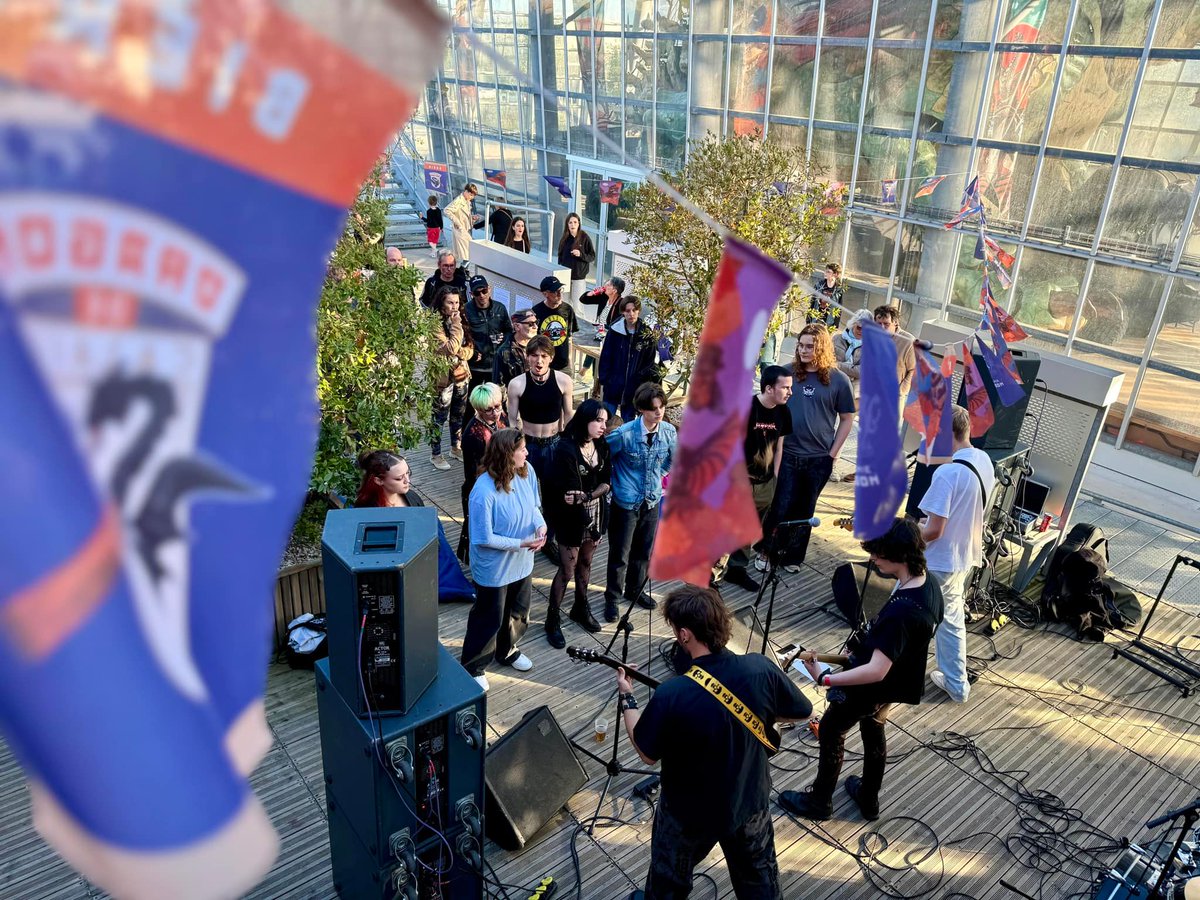 🎶 21 juin : Fête de la Musique à la Cie du Dragon ! 

Rendez-vous le samedi 21 juin de 17h à 21h ! Cette année encore, la Compagnie donne le champ libre à l'association Relief pour vous ont préparer une line-up éclectique pour entammer l'été comme il se doit ! 

#Art #Musique