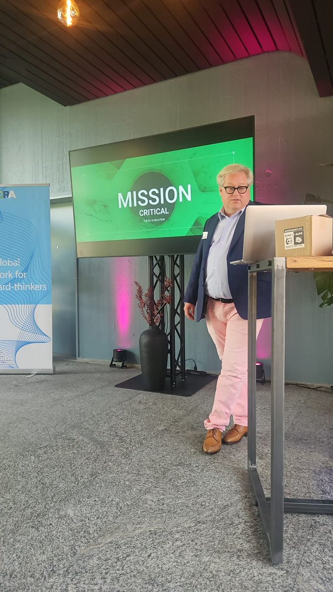 SYNNQ_Networks's tweet photo. SYNNQ is live at #LaFutura x #QuantumBasel!
Michael O. Huebener just delivered our keynote on Europe's path to #DeAI.
Privacy-first. Compliance-native. Future-ready. https://t.co/D8uclAmfKm