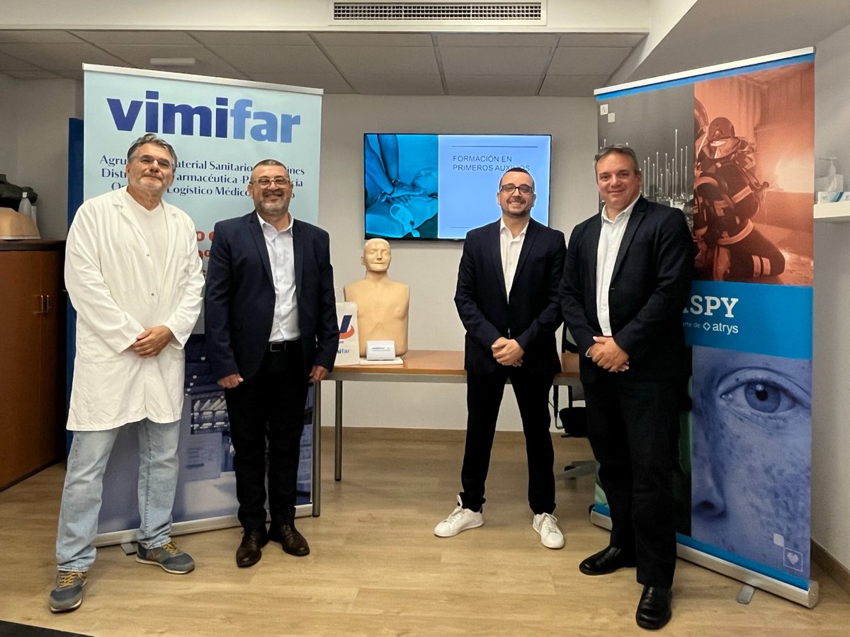 Gracias a #VIMIFAR por la entrega de maniquís para incorporarlos a nuestras formaciones en #PrimerosAuxilios. 
Recordamos la importancia de practicar la #RCP y refrescar estos conocimientos periódicamente.  

+ info de nuestras formaciones ➡️bit.ly/4mRPRUC