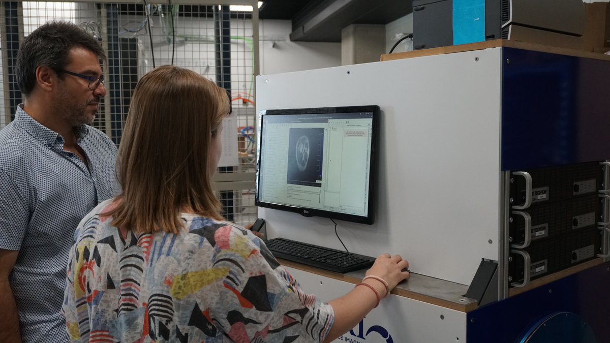 <a href="/UPV/">Universitat Politècnica de València</a> <a href="/OEPM_es/">OEPM</a> <a href="/minturgob/">Ministerio de Industria y Turismo</a> <a href="/CSICval/">Casa de la Ciència CSIC València</a> <a href="/ITQ_UPVCSIC/">ITQ (UPV-CSIC)</a> <a href="/CienciaGob/">Ministerio de Ciencia, Innovación y Universidades</a> <a href="/i3m_upvcsic/">I3M</a> 👨‍🔬 La patente del <a href="/i3m_upvcsic/">I3M</a> busca solventar la limitación actual de la resonancia magnética a la hora de visualizar huesos, dientes o tendones

⚡️ Hoy en día, el diagnóstico de estos tejidos depende de técnicas de rayos X, con exposición a radiación ionizante para el paciente