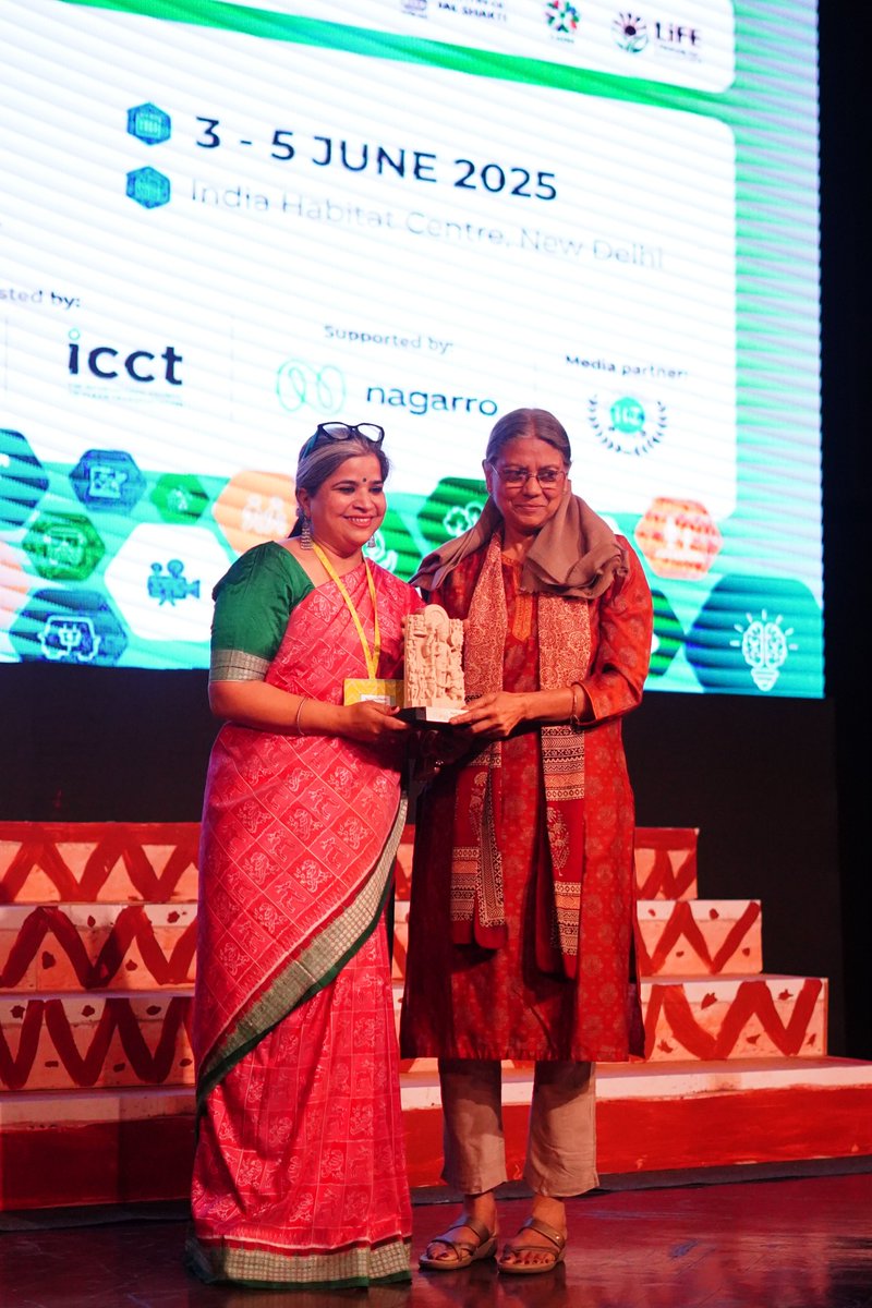 Raahgiri_Fdn's tweet image. Heartfelt Gratitude to Our Mentors 

As #UrbanAdda came to an end, we take proud in sharing a few glimpses with our incredible #mentors who have guided us, inspired us, and helped us see the bigger picture.

We had the privilege of felicitating:
- Professor Geetam Tiwari,…