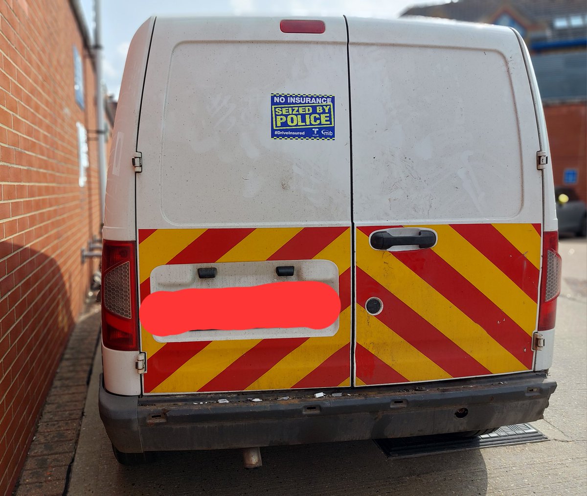 A man has been arrested on suspicion of theft and driving whilst disqualified following a traffic stop by #MaidstoneNTF. His vehicle has also been seized for no insurance. #DriveInsured NB