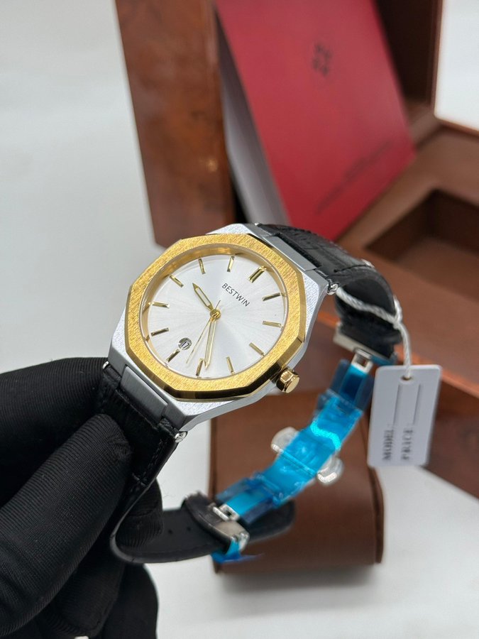 BESTWIN LEATHER STRAP WATCH

PRICE 🏷️ 30,000
PLEASE HELP ME RETWEET 🙏🏿