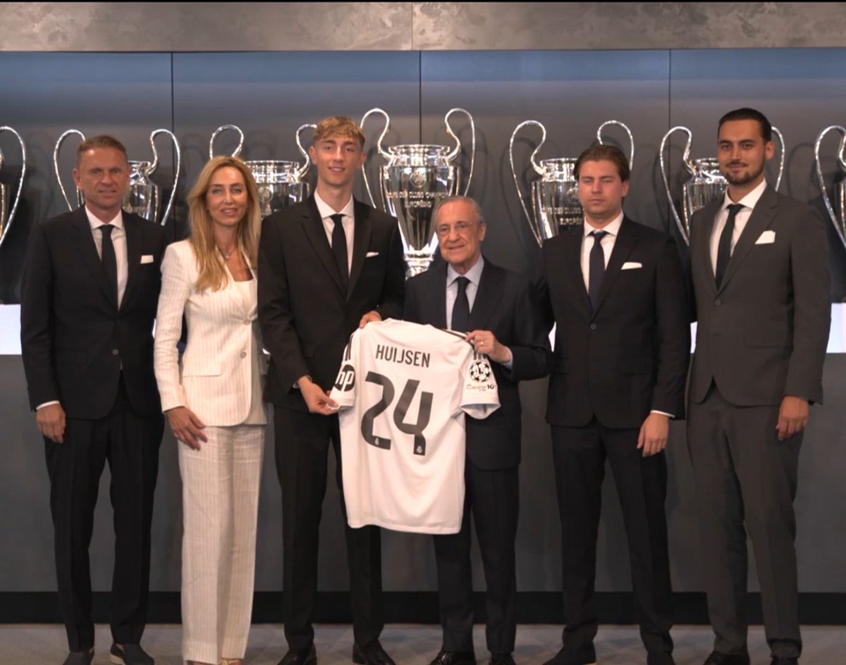 🚨Dean Huijsen and his family.
<a href="/MadridXtra/">Madrid Xtra</a>