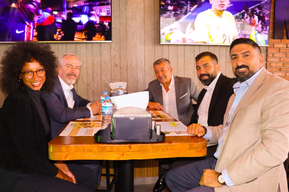 AmchamKurdistan's tweet photo. AmCham President Dori Abouzeid accompanied U.S. Consul General Steven Bitner to visit our Platinum member Al Salt Hospitality, their brand Buffalo Wings &amp; Rings #AmChamKurdistan #USConsulateGeneral #Buffalowingsandrings  #alsalthospitality https://t.co/ZmTXxOxK2V