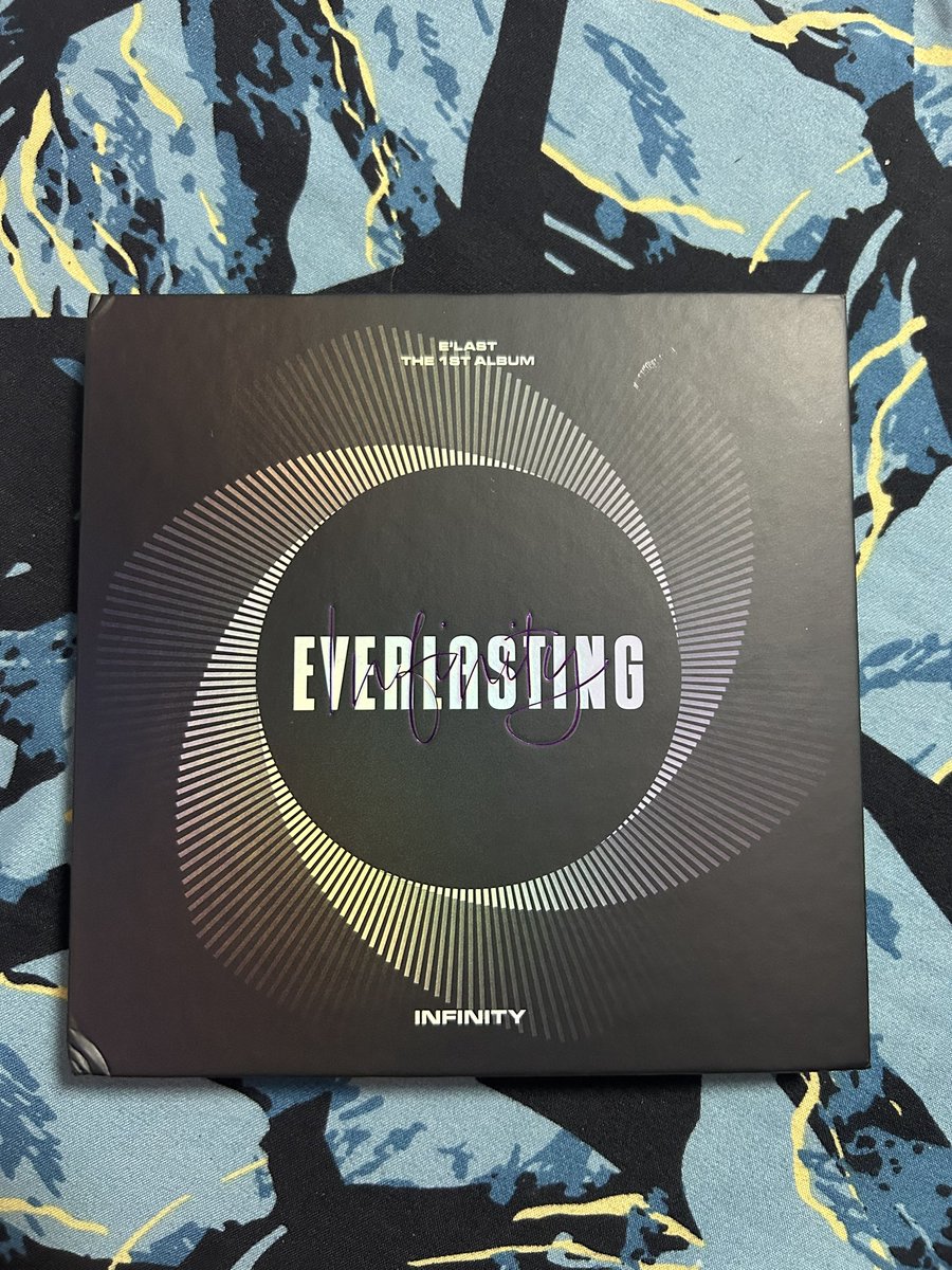 secretaly14's tweet photo. 🛒Wts • lfb #cartsofaly 

E’last The 1st Album Everlasting Infinity 

🍓all inclusions except pc (150)
🍓all inclusions including pc (200)

Cover page has dent and scratch https://t.co/bMyITMp7aE