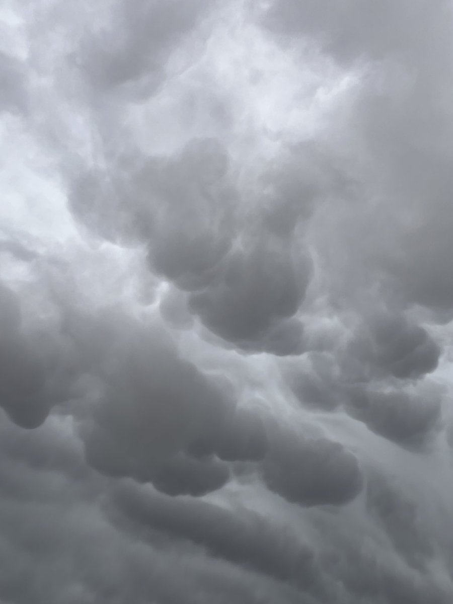 iadc89's tweet photo. Bonitas Nubes !! @Storm_Malaga https://t.co/TOzGCOV44s