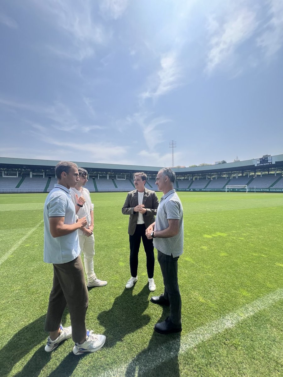 🔥 Onde mellor que sobre o céspede de A Malata?

#actualidadeRCF #actualidadRCF #RacingClubFerrol