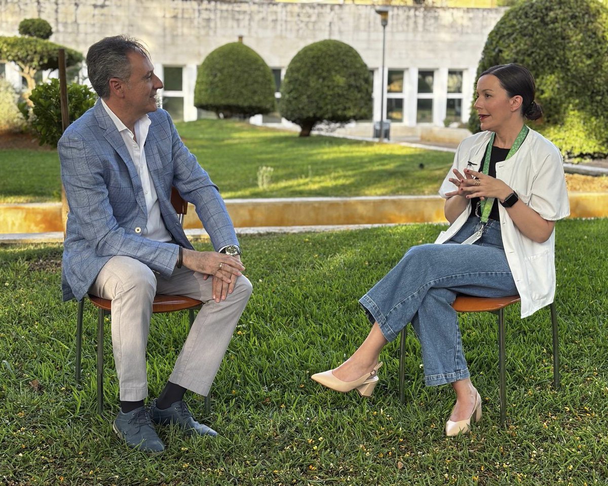 ONDA MINERA RTVNERVA (@ondaminera_rtvn) on Twitter photo Nuestro director <a href="/Juan_A_Hipolito/">Juan Antonio Hipólito Domínguez</a> entrevista a la nervense <a href="/Inma__Gallego/">Inma_Gallego</a>, oncóloga del Hospital Virgen del Rocío de Sevilla. youtu.be/y5G96r5Hf_Y?si… vía <a href="/YouTube/">YouTube</a> Nuestro director <a href="/Juan_A_Hipolito/">Juan Antonio Hipólito Domínguez</a> entrevista a la nervense <a href="/Inma__Gallego/">Inma_Gallego</a>, oncóloga del Hospital Virgen del Rocío de Sevilla. youtu.be/y5G96r5Hf_Y?si… vía <a href="/YouTube/">YouTube</a>